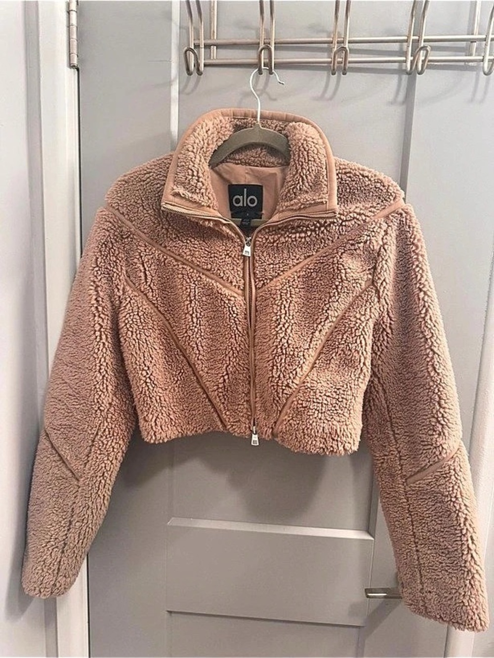 Alo Cropped Sherpa Fleece Jacket (SIZE S/NWT) Brown/Chai Latte